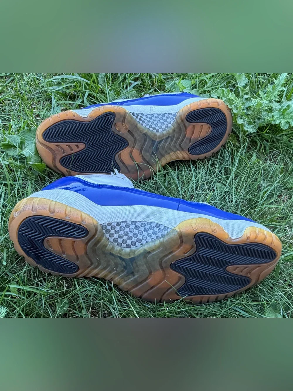 Jordan Low-Top Athletic Sneakers in White & Blue